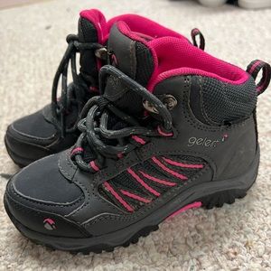 Girls hiking boots